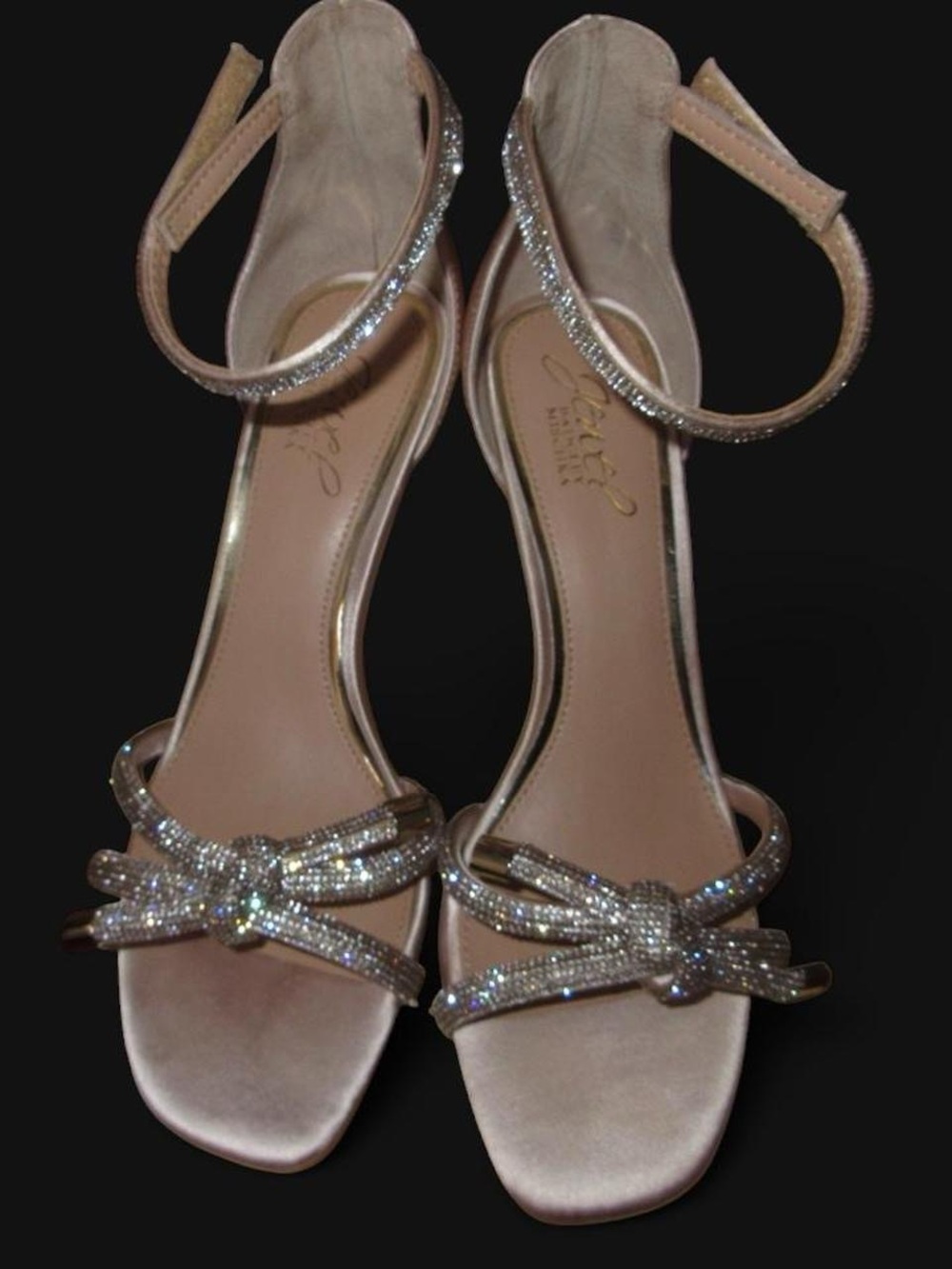 Jewel Badgley Mischka “Lenny” Champagne Satin Rhinestone Heels – Size 7.5
